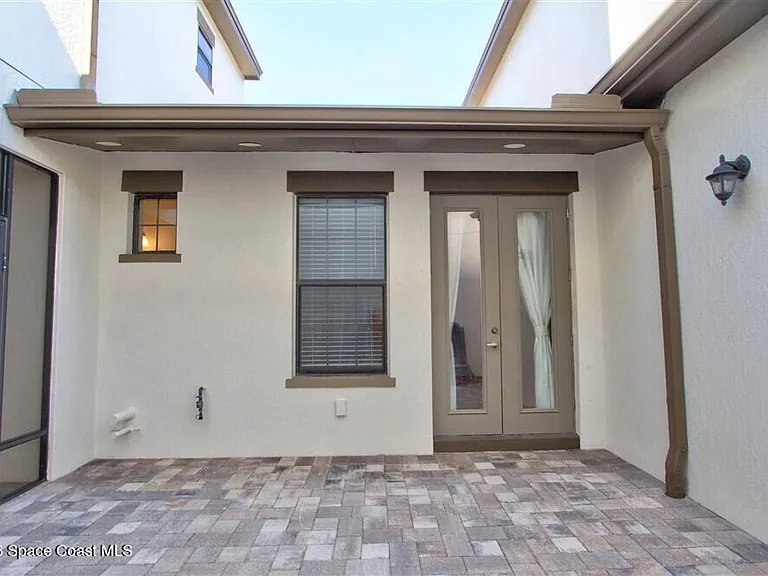 8810 Napolo Dr — Photo 42