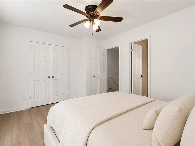 245 Winding River Dr #E — Photo 19