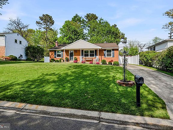 3rd image of 7 Aronimink Dr