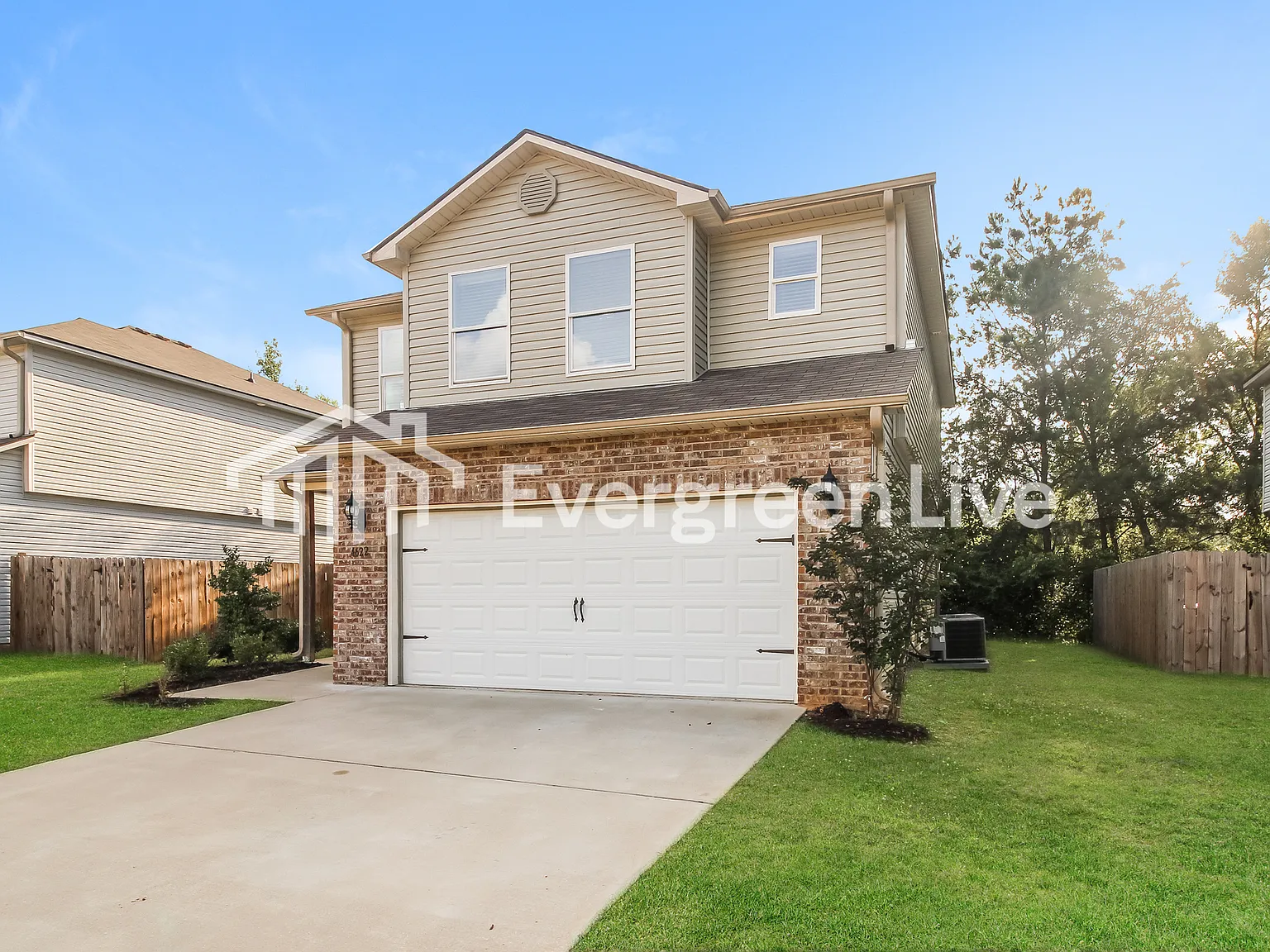 3 bed, 2.5 bath, 1689 sqft, $1,545 — Photo 2