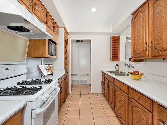 2nd image of 7842 Farmdale Ave