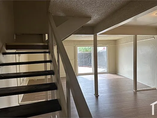 2300 Lewis Ave #5 — Photo 6