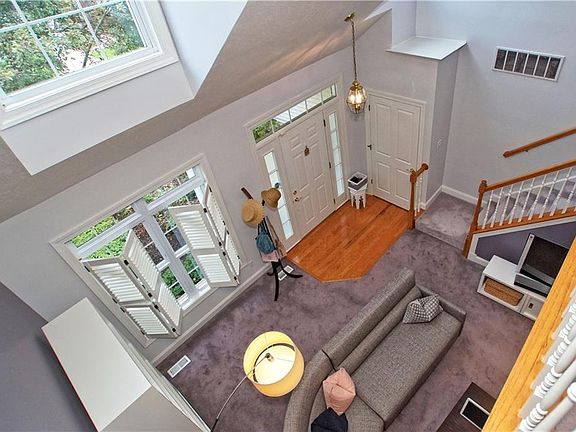 2nd image of 381 Rosebury Ct #10