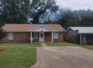738 Sandy Ln, Pearl, MS 39208