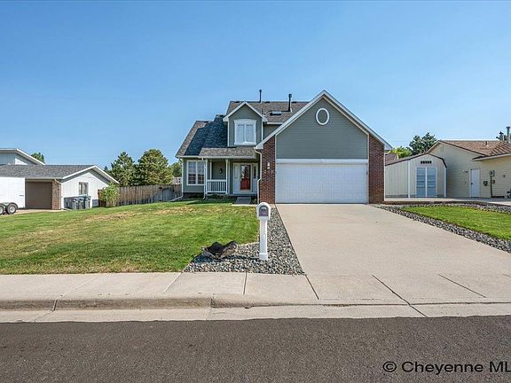 3rd image of 210 Comanche Dr