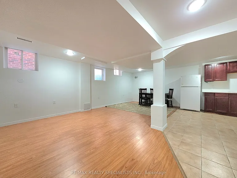 24 Blazing Star Dr #BASEMENT — Photo 9