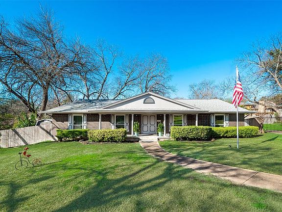 2nd image of 3376 Shady Hollow Cir