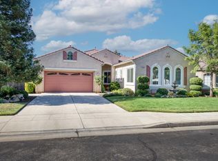 2462 Prescott Ave, Clovis, CA 93619