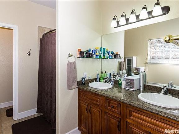 5th image of 4451 Mieko Way
