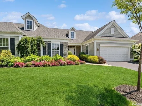 60 Samantha Circle #60, Westhampton, NY 11977