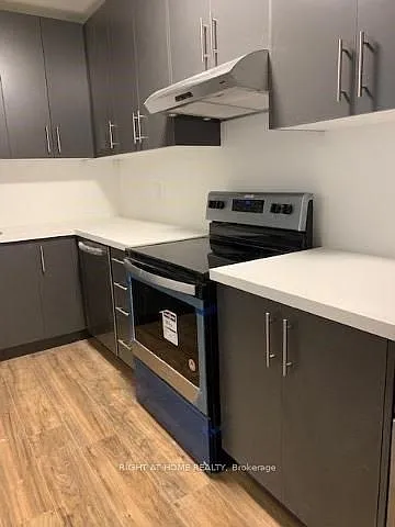 751 Queen St E #2 — Photo 4