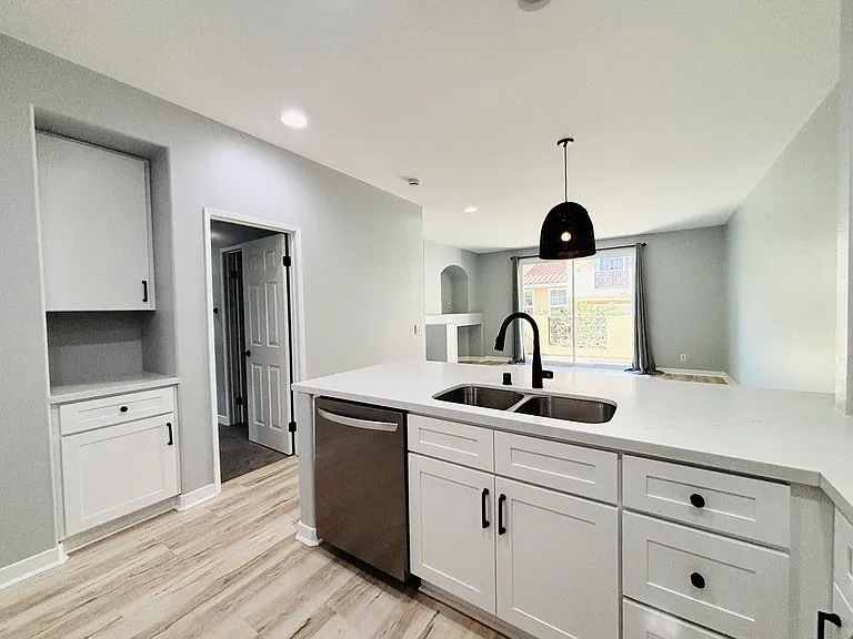 19595 Orviento Dr — Photo 2