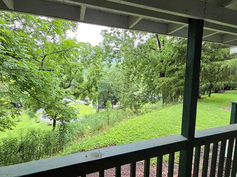 8 Twins Ln — Photo 3