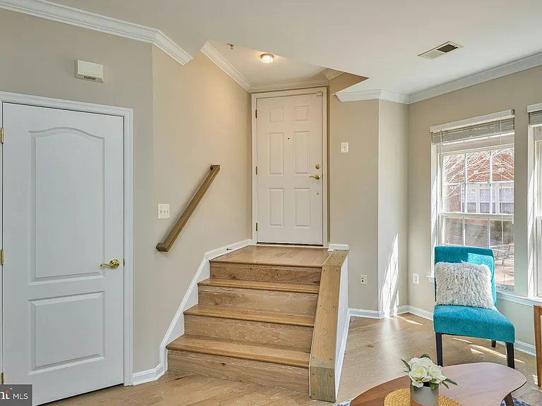 7166 Little Thames Dr — Photo 5