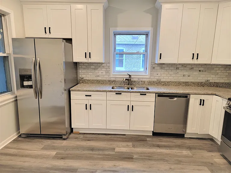 3453 S Lituanica Ave — Photo 4