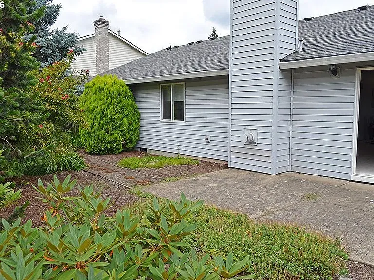 3713 SE 174th Ave — Photo 6
