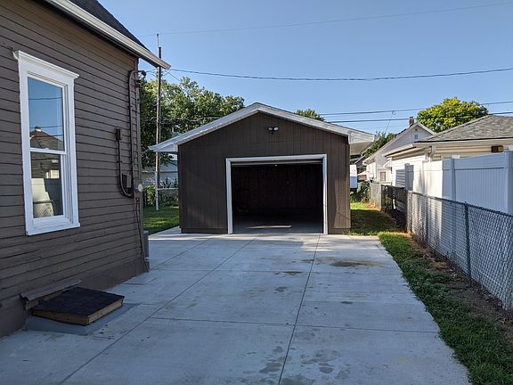 2nd image of 2538 Avenue C