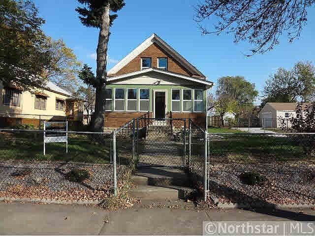 1st image of 2515 3rd Street NE