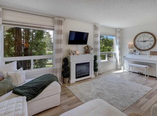 8320 W Centre St NE, Calgary, AB T3K1Y1