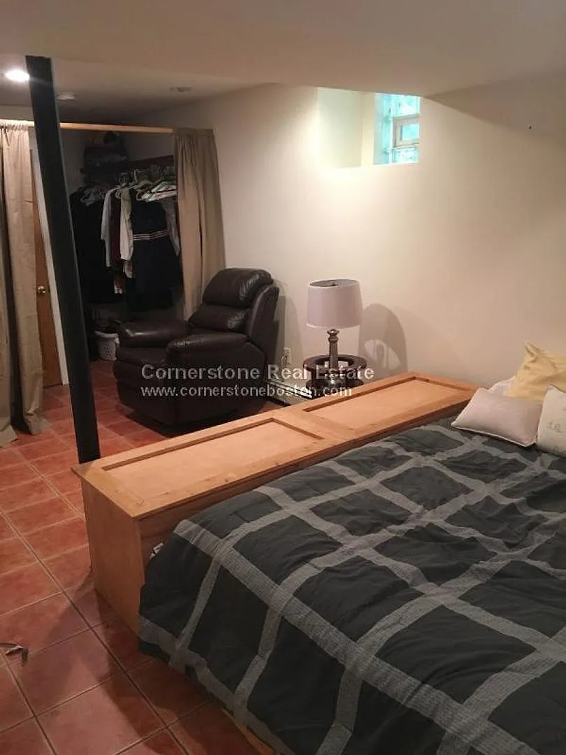 Nice 2 bed in South End — Photo 2