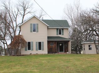 414 15th St, Spirit Lake, IA 51360