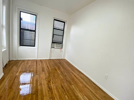 Rented by Compass | media 7