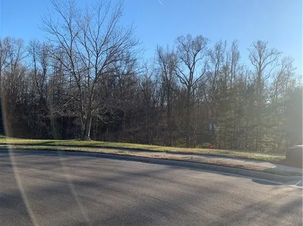 4201 Lupton Ct, High Point, NC 27262