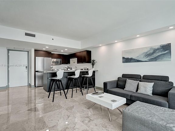 5th image of 951 Brickell Ave APT 3409