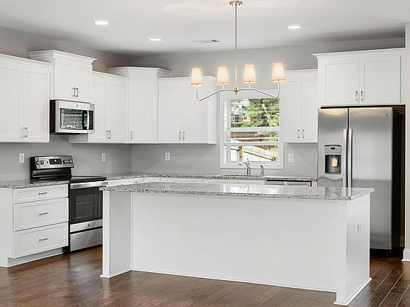 5th image of 3260 Academy Dr #103