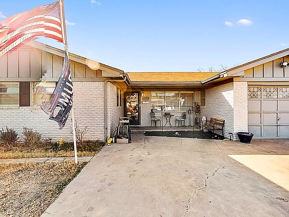 2nd image of 3822 Kenwood Dr