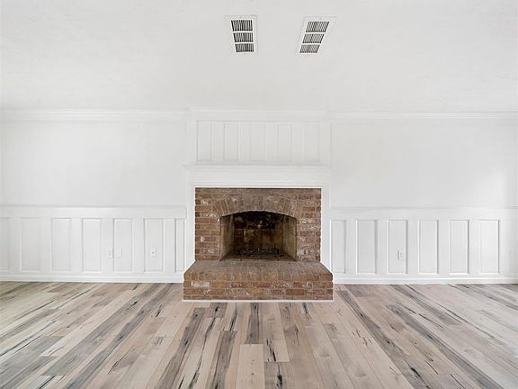 5th image of 1627 Earl Of Dunmore Ln