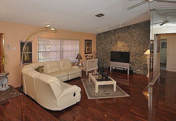 3rd image of 9897 NW 20th St