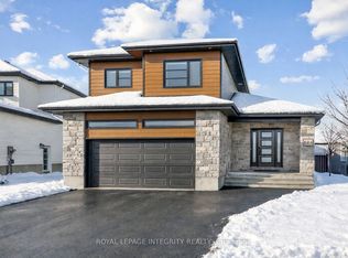 204 Hybrid St, Russell, ON K0A1W0