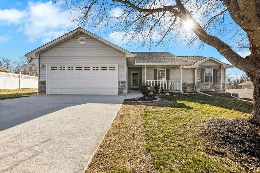 1st image of 1021 Chelle Ln