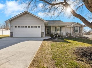 1021 Chelle Ln, Troy, MO 63379