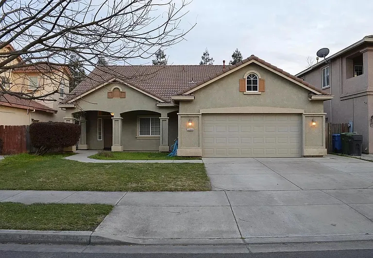 2860 Blue Oak Ct — Photo 1