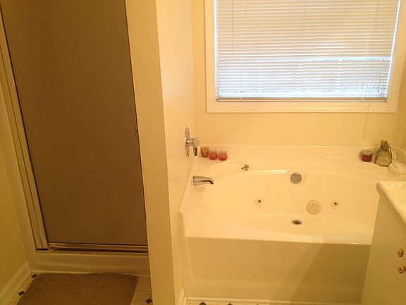 5th image of 5573 Mayfair Crossing Dr