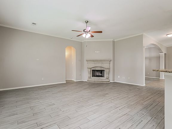 5th image of 15802 Magnolia Shores Ln