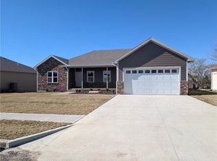 1107 Charles St, Knob Noster, MO 65336