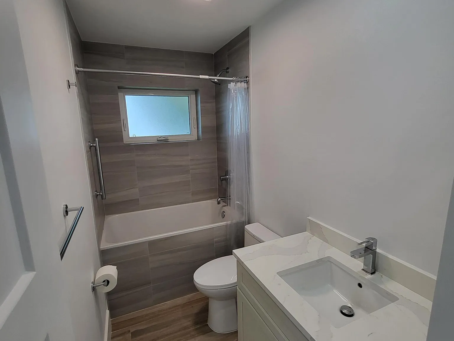 2 bed, 1.0 bath, 350 sqft, $1,300 — Photo 4