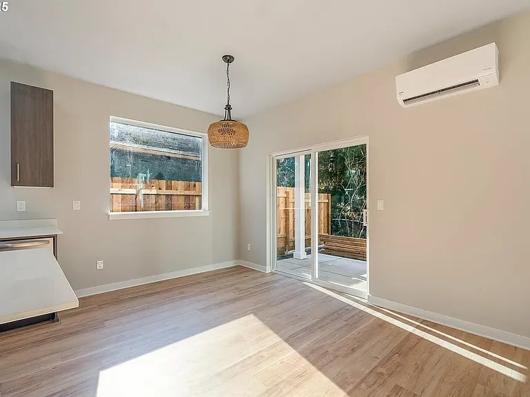 317 S Neptune St — Photo 15