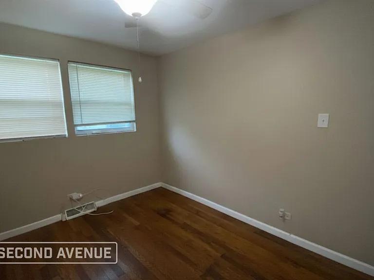 9345 S Burnside Ave — Photo 7