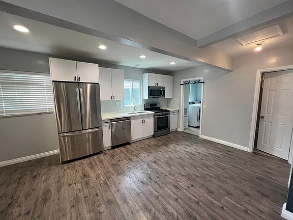 3rd image of 143 N Greenwood Ave #B