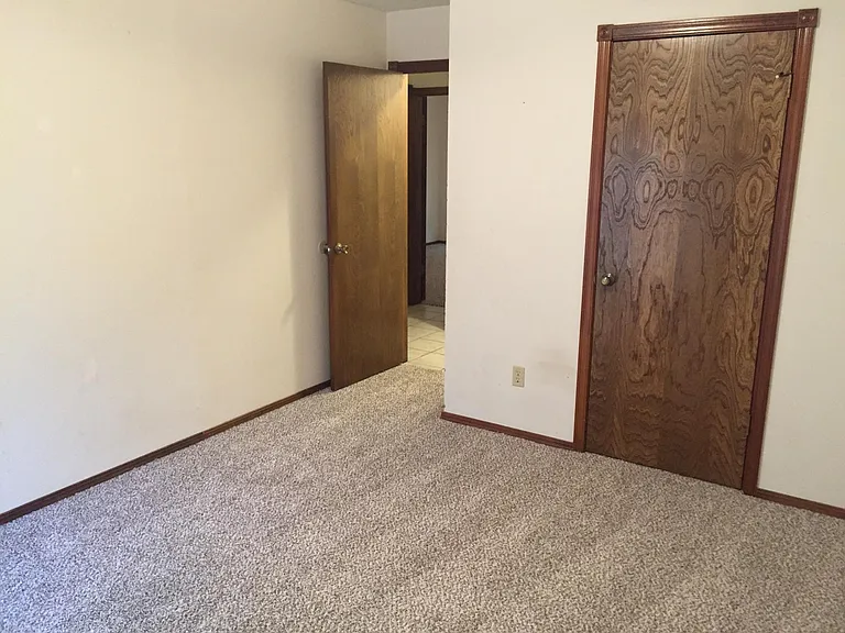 10325 Exter Ave — Photo 9