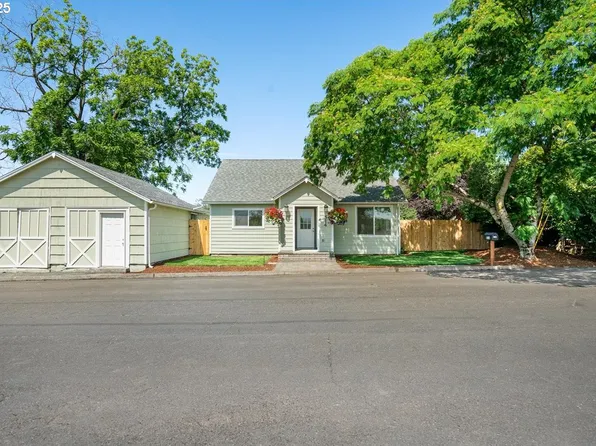 514 Hood Ct, Molalla, OR 97038