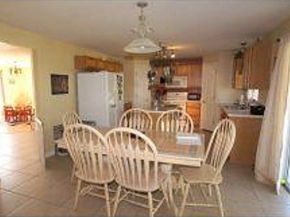 Eat in kitchen area