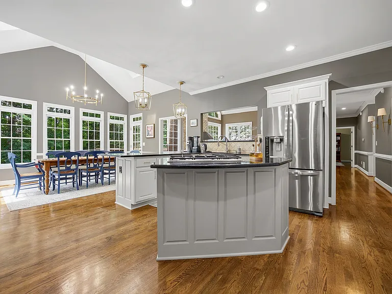 10530 Tuxford Dr — Photo 4