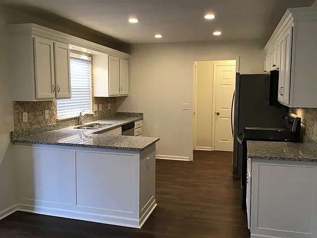 280 Coyote Dr — Photo 3