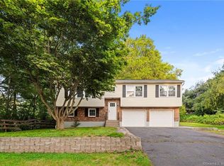 140 Aspen Dr, Cheshire, CT 06410