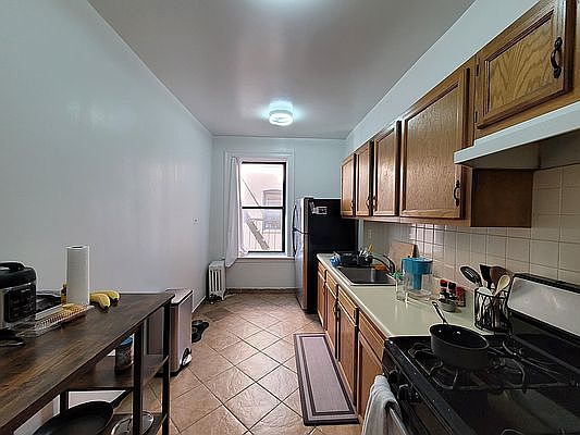 5th image of 28-15 34th St #5
